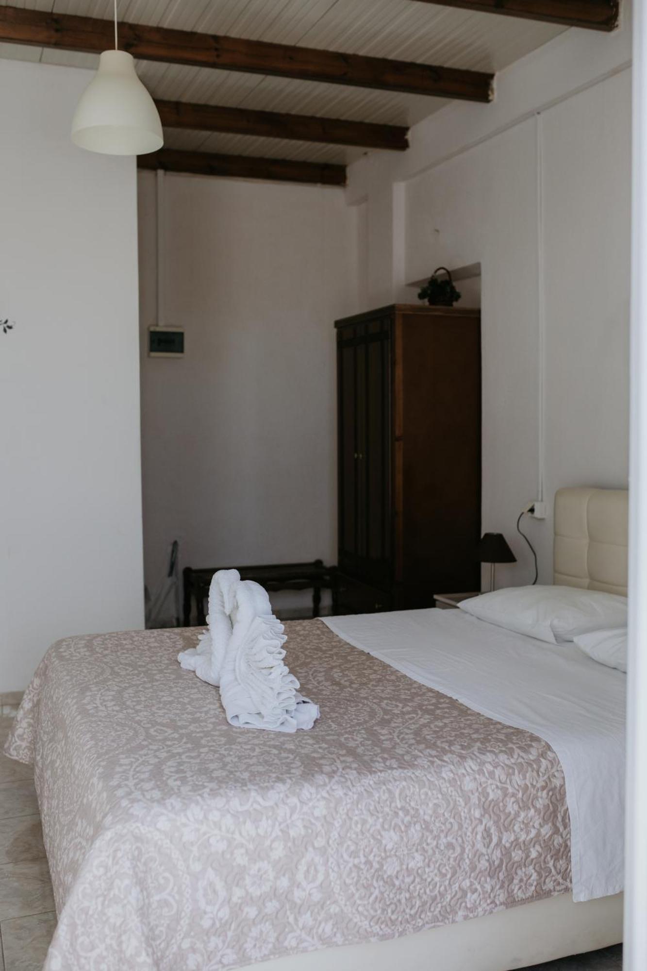 Hotel Thirasia Fira  Oda fotoğraf